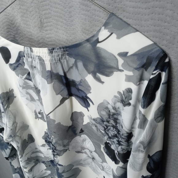 Vince Camuto women's sz small. Fully lined. long s - Picture 6 of 7